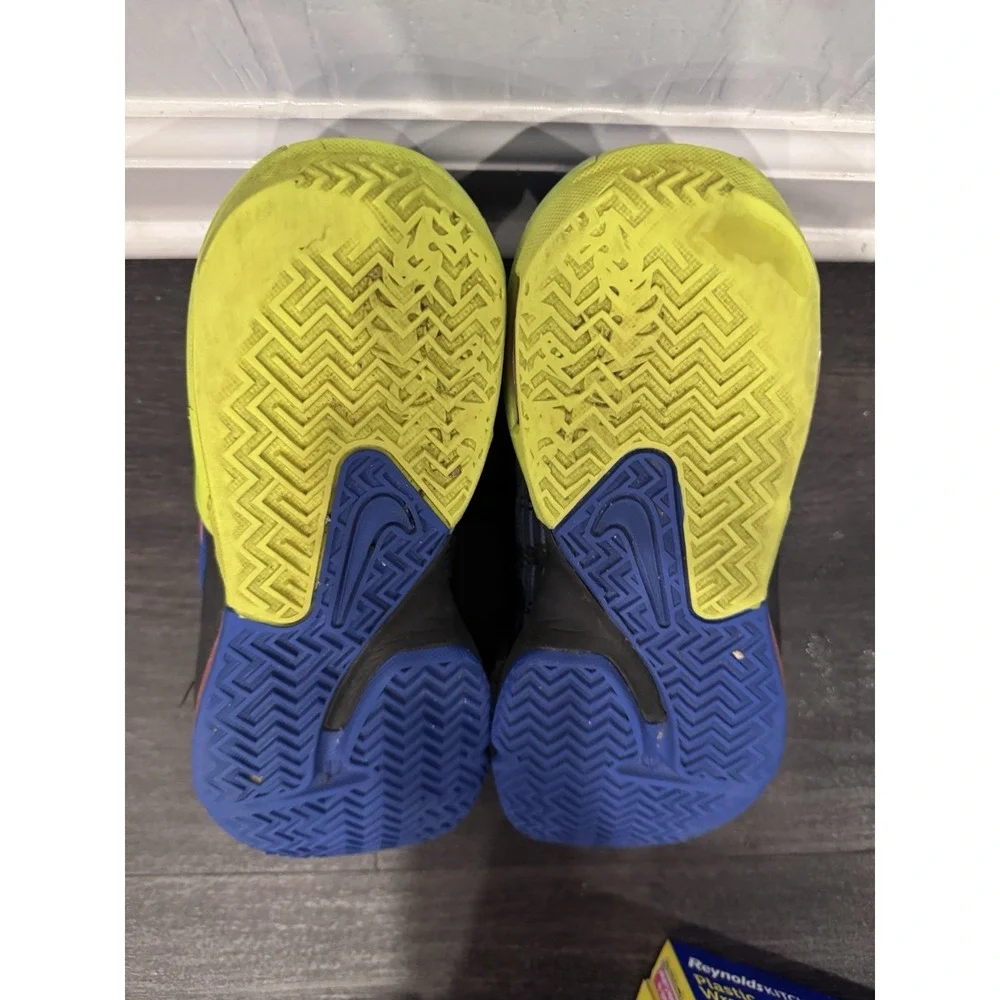 Nike LeBron Witness Size Unknown Size‎ (Size Tags removed) Estimated Mens 7